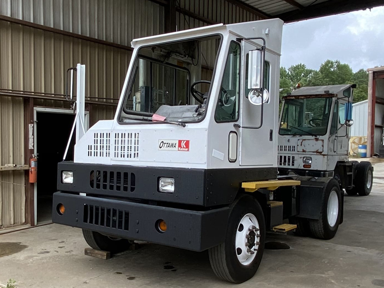 Semi Trailer Yard Trucks